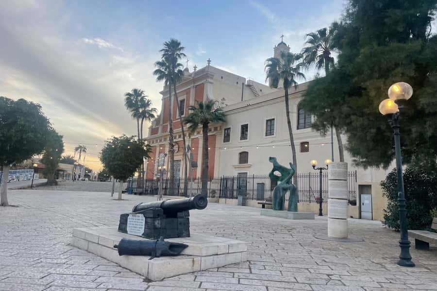 Jaffa: Old City, Port & Shuk Hapishpishim Walking Tour - St. Peter’s Church and a change in style