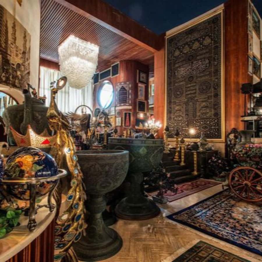 Jeddah: Al-Balad Old Town Tour with Guide - Suq Al Jami and the old city gates