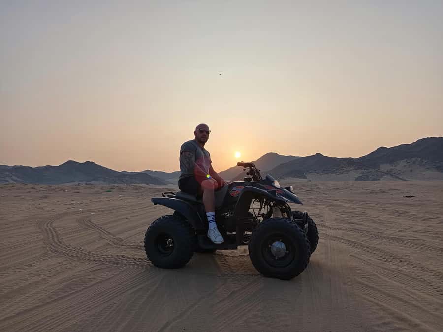 Jeddah Desert Safari: Quad Biking, Camel Farm & Sunset Views - What the 60-minute quad-bike ride is like