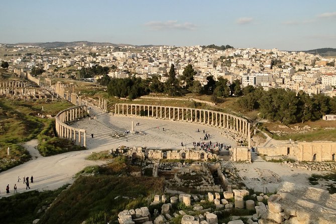 Jerash, Ajloun, Umm Qais Day Trip - Umm Qais: ancient columns above three borders