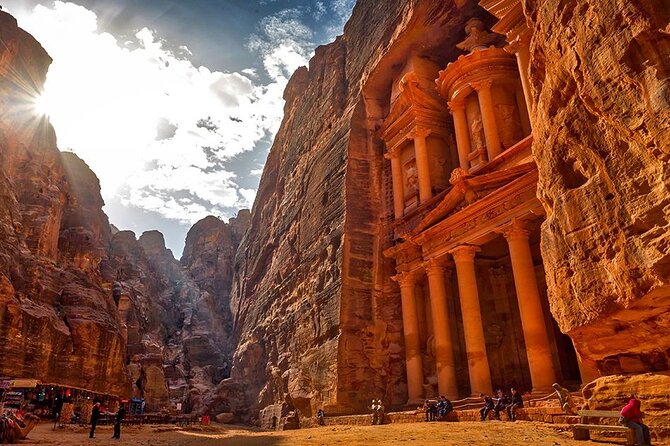 Jordan's Gems Full Day Tours: Petra, Wadi Rum, Madaba, Mt.Nebo - What the private vehicle adds