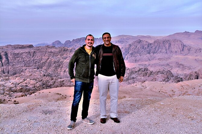 Jordan Tour: Private Driver - Luxurious car - Who gets the most from this service