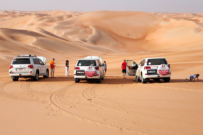 Liwa Oasis Desert Drive from Abu Dhabi - The 8:30 a.m. pickup and the road south