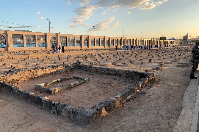 Madinah Ziyarats (Private tour) - Vehicles, pickup, and the private format
