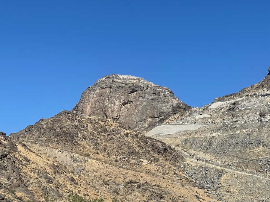 Makkah: Jabal Al-Nour, Cave Hira, and Mount Arafat Tour - Makkah’s museums and the Hira Cultural experience