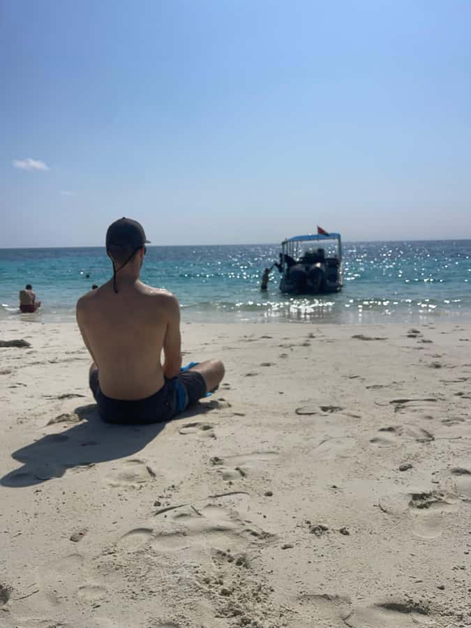 Muscat: Daymaniat Islands Snorkeling Trip with Brunch - Who should book this trip