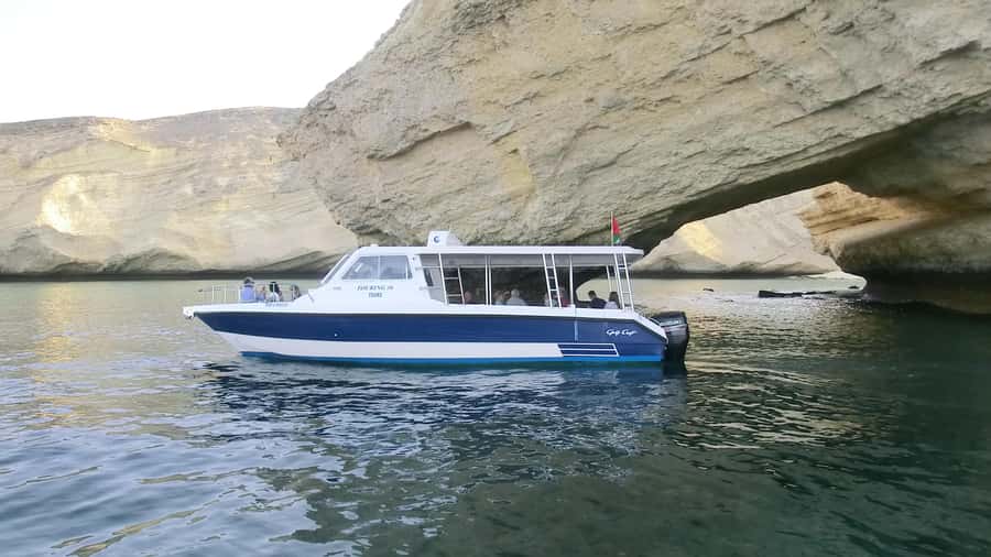 Muscat: Dolphin Watch & Snorkel Excursion - The speedboat ride and Muscat’s rocky coast