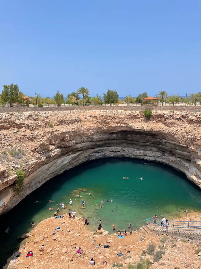 Muscat: Full-Day Wadi Shab & Bimmah Sinkhole Private Tour - Why Wadi Shab is worth the long morning