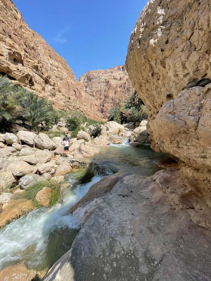 Muscat: Full-Day Wadi Shab & Bimmah Sinkhole Private Tour - Timing, heat, and the right gear