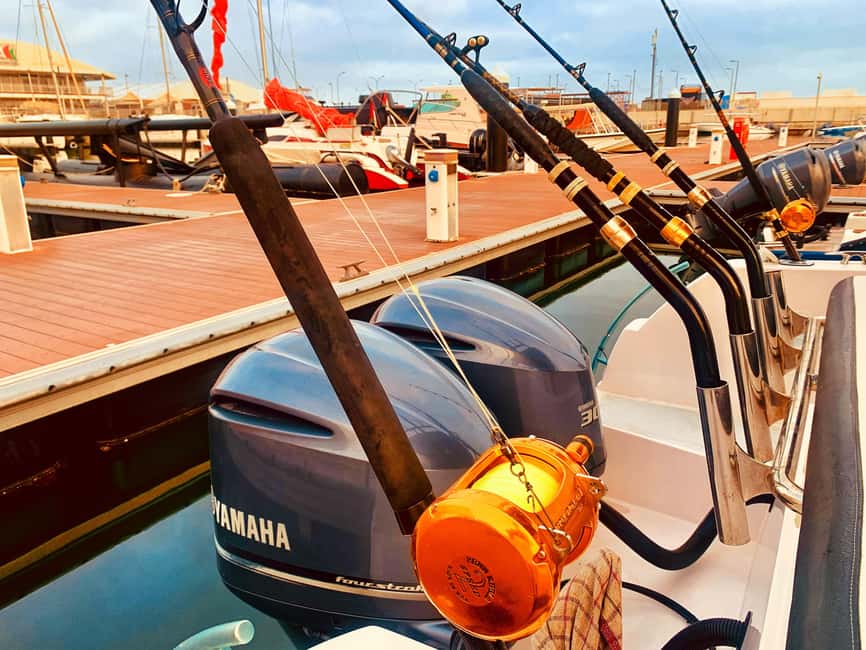 Muscat Oman: Snorkeling adventure to Daymaniyat Island - The boat service and the food on board