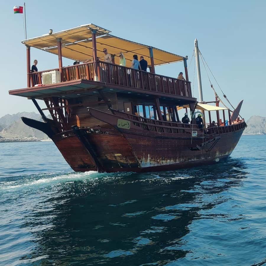 Muscat: Omani Dhow Coastal and Sunset Cruise - Why Muscat looks different from a dhow