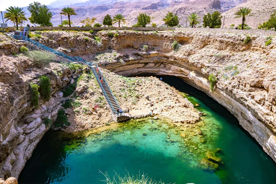 Muscat: Southern Treasures & Wadi Shab Tour with Audio Guide - The 45-minute walk into Wadi Shab