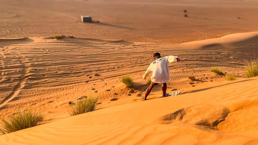 Muscat: Wadi Bani Khalid Oasis & Oman Desert Tour - Transport, heat, and the long day