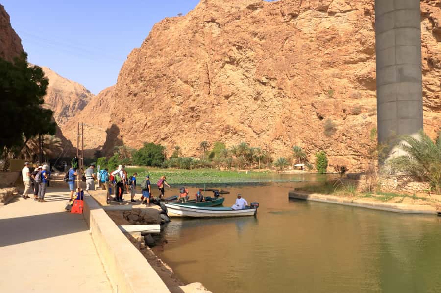 Muscat: Wadi Shab and Bimmah Sinkhole Full-Day Tour - Lunch after the swim