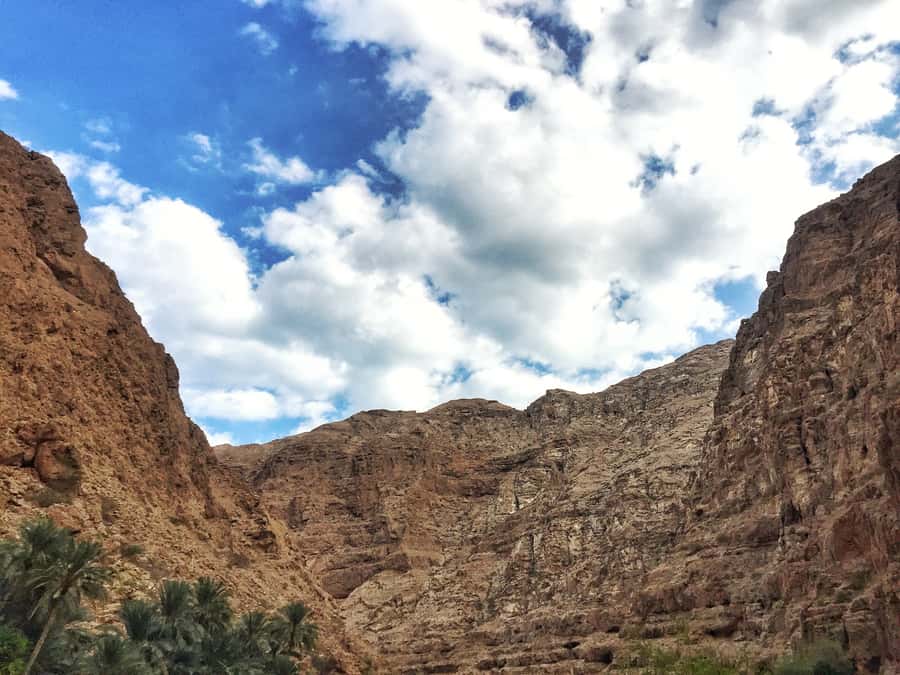 Muscat: Wadi Shab and Bimmah Sinkhole Full-Day Tour - Bimmah Sinkhole in 30 minutes