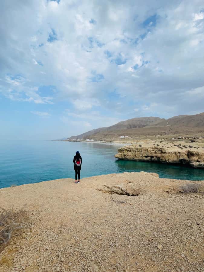Muscat: Wadi Shab, Romantic Cave and Sinkhole Full-day Trip - Bimmah Sinkhole after the wadi