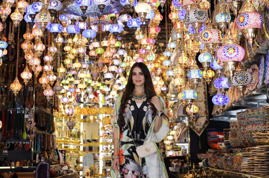 Old Dubai Guided Tour With Photographer: Souks & Street Food - Spice Souk: colors, smells, and bargaining