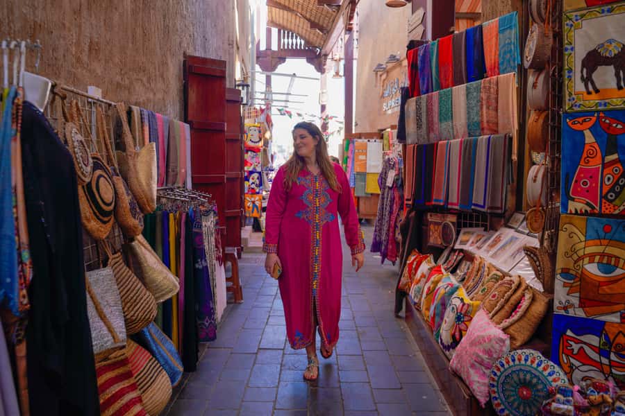 Old Dubai Historic Guided Tour: Creek, Street Food & Souks - What makes this Old Dubai tour worth your time