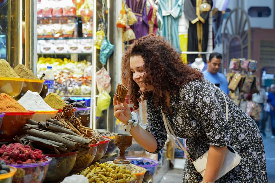 Old Dubai: Premium Guided Tour with Street Food & Abra Ride - Al Fahidi Fort and Bur Dubai Souk
