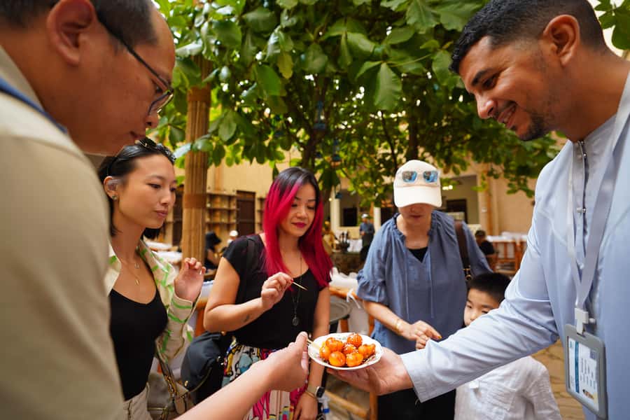 Old Dubai: Premium Guided Tour with Street Food & Abra Ride - The Gold Souk and the end of the route