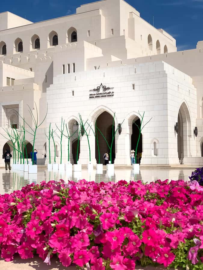 Oman: Private City Tour of Muscat with pick up/drop off - Al Alam Palace and the old harbor forts