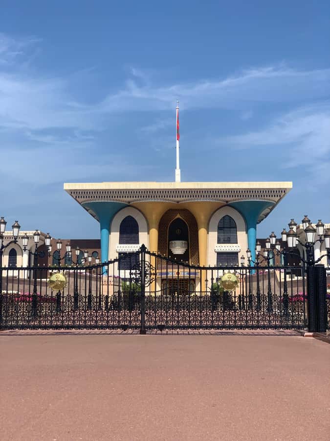 Oman: Private City Tour of Muscat with pick up/drop off - Food, karak, and the taste of Oman