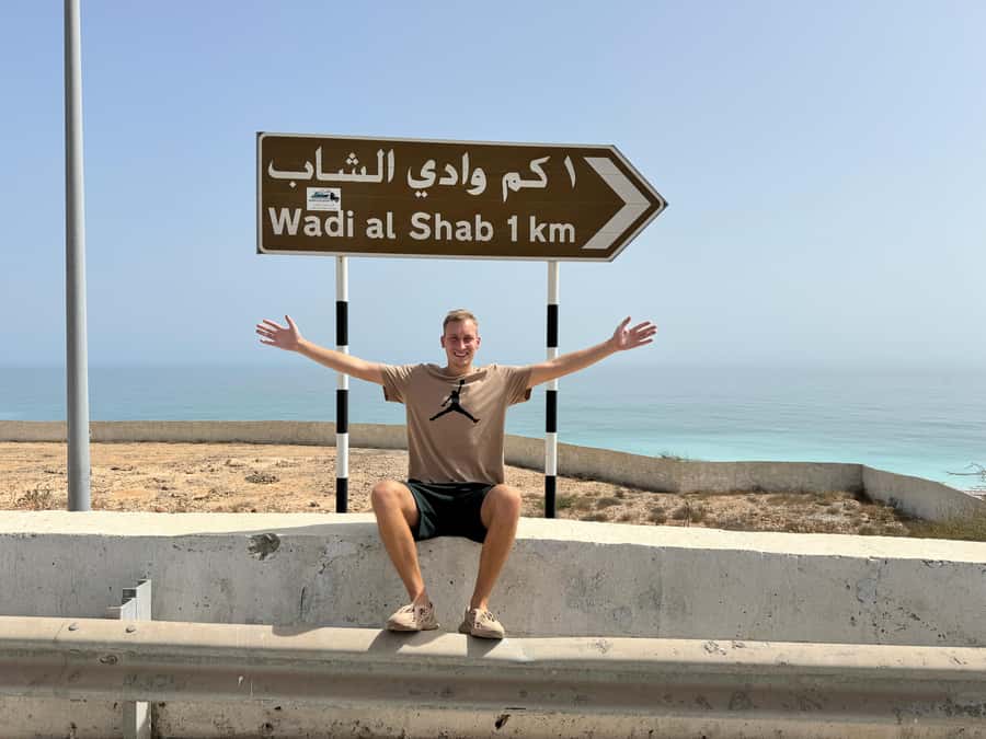 Oman’s Hidden Gems: Wadi Shab & Bimmah Sinkhole - Swimming through the pools and cave