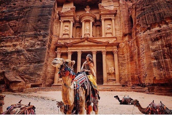 Petra Full-Day Private Tour from Amman - Entering the Siq and meeting the Treasury