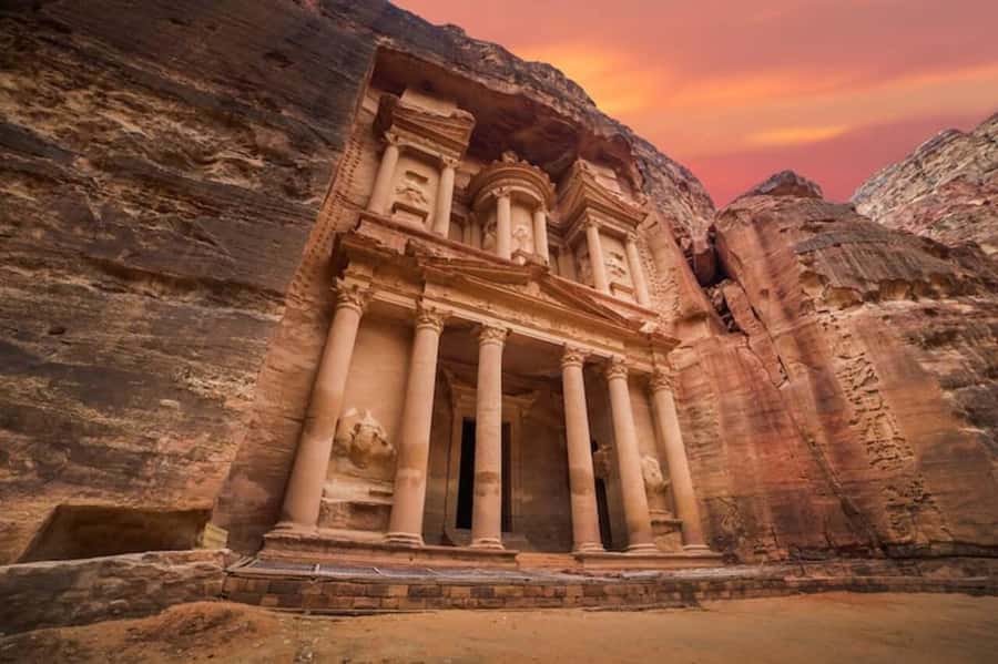 Petra & Wadi Rum: Full Day Private Tour with Hotel Pickup - Walking through Petra’s Siq