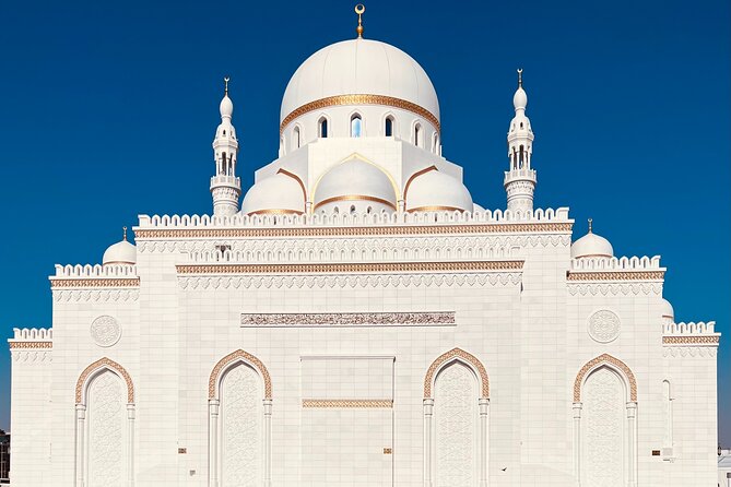 Premium Full Day Dubai City Sightseeing Tour - The Pointe shows off Palm Jumeirah