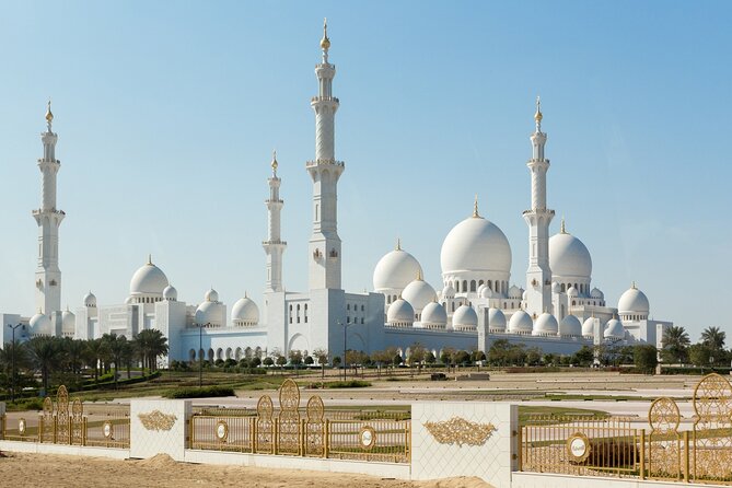 Private Abu Dhabi City Tour From Dubai - The long ride south from Dubai