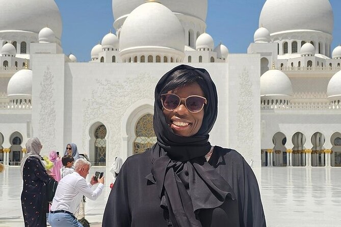 Private Abu Dhabi City Tour with Pick up from Dubai or Abu Dhabi - The guide is the deciding factor