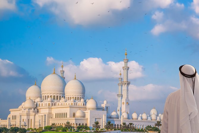 Private - Abu Dhabi Half Day City Tour - The dates market: a short stop with something to take home
