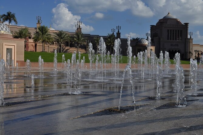 Private Abudhabi City Tour from Dubai - What about the Louvre Abu Dhabi?