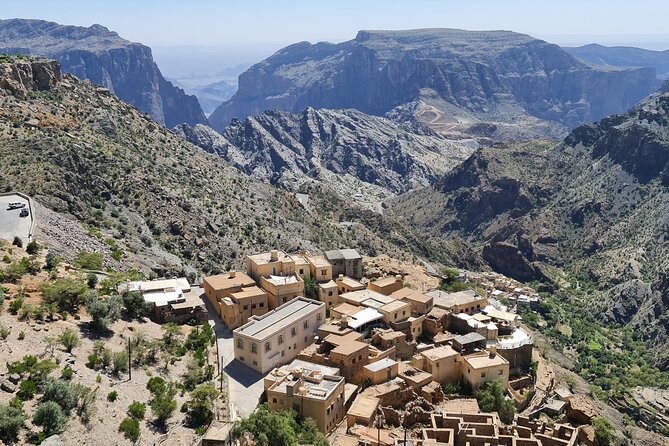 Private Day-Tour in Nizwa and Jebel Akhdar - Nizwa Souq: a useful stop for local character