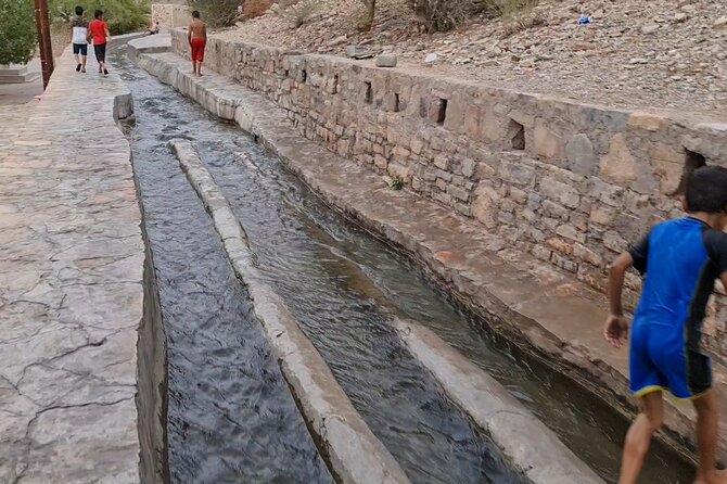 Private Day-Tour in Nizwa and Jebel Akhdar - Jebel Akhdar: mountain views and short walks