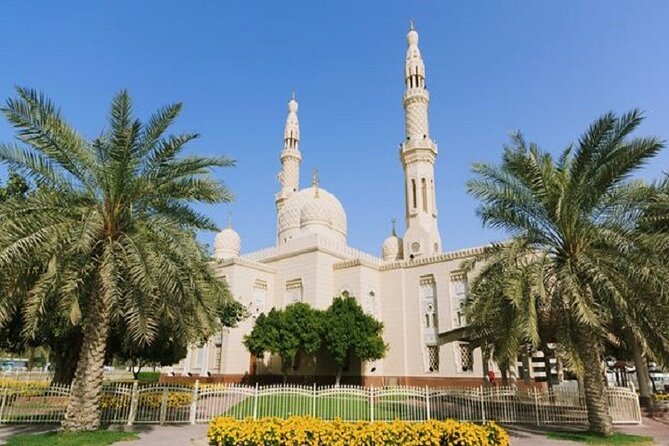 Private Dubai City Tour From Abu Dhabi - The guide can make or break the day