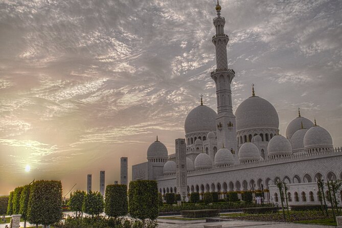 Private Full Day Abu Dhabi City Tour from Dubai - Ferrari World on Yas Island: a glimpse, not a theme-park day