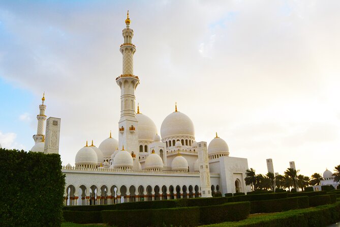 Private Full Day Tour Abu Dhabi City, Grand Mosque & Palace - Marina Mall gives you lunch freedom