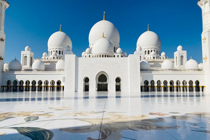 Private Full-Day Tour in Abu Dhabi - Heritage Village, where the old city comes into view
