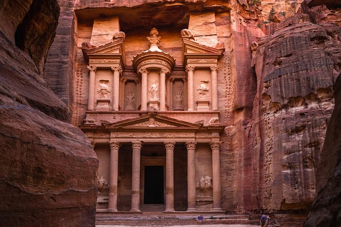 Private Petra Day Trip Including Little Petra from Amman - Entering Petra through the 1.2-kilometer Siq