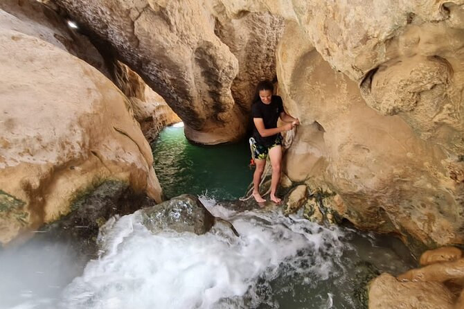 Private Wadi Shab - Bimmah Sinkhole - White Sand Beach - Full Day Tour - Fins Beach and the Tiwi coast