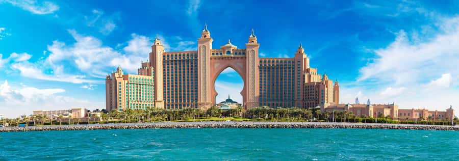 Ras Al Khaimah: Dubai Private Day Trip with Hotel Pickup - The long morning road from Ras Al Khaimah