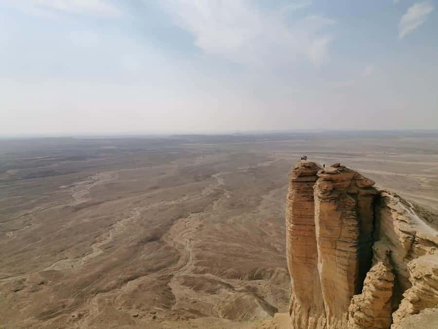 Riyadh Edge of The World and Bat Cave Visit by Bus - Reaching the Edge of the World