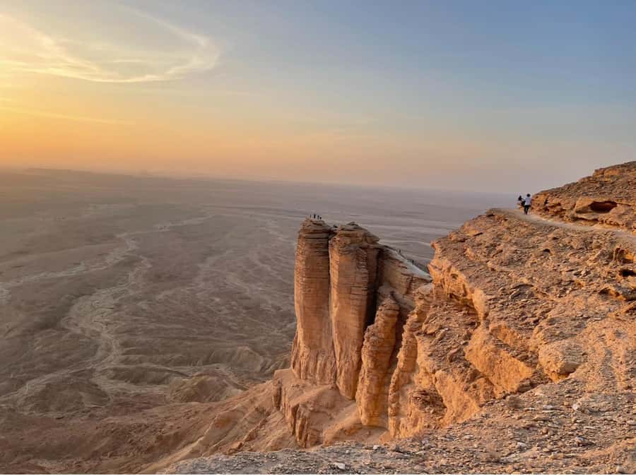Riyadh: Edge Of The World, camels &Stargazing with 4x4 - Why the Edge of the World is worth the long ride