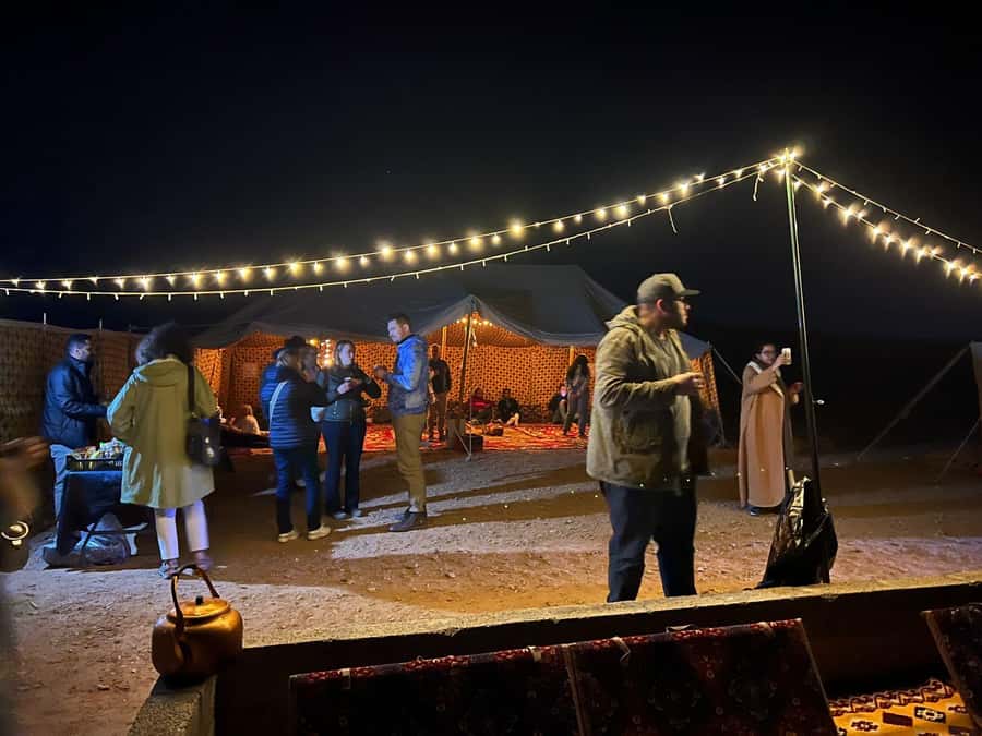 Riyadh: Edge of The World with dinner & Campsite Shared Tour - A short hike to the cliff edge
