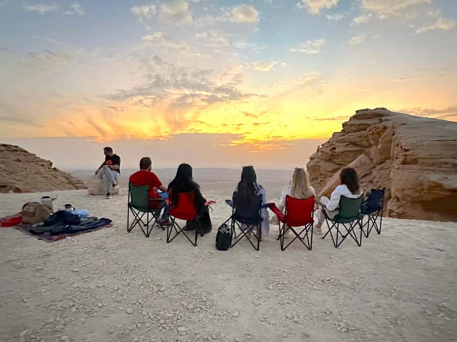 Riyadh Sunset Edge of the World & Deer Reserve 4WD Adventure - Walking the cliff peaks safely