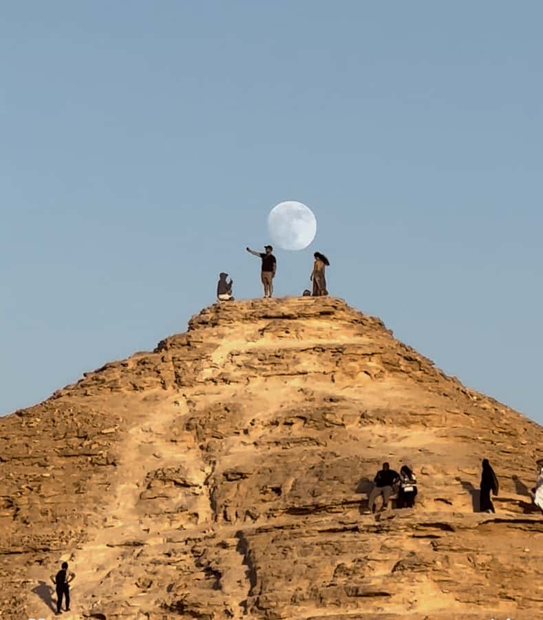 Riyadh Sunset Edge of the World & Deer Reserve 4WD Adventure - Coffee, dates, and a desert picnic