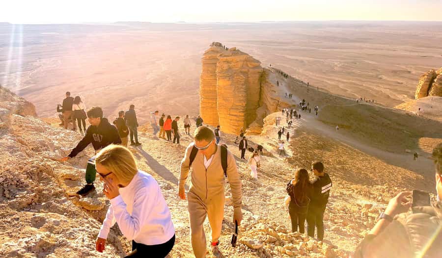 Riyadh Sunset Edge of the World & Deer Reserve 4WD Adventure - Starting at Riyadh Metro Station