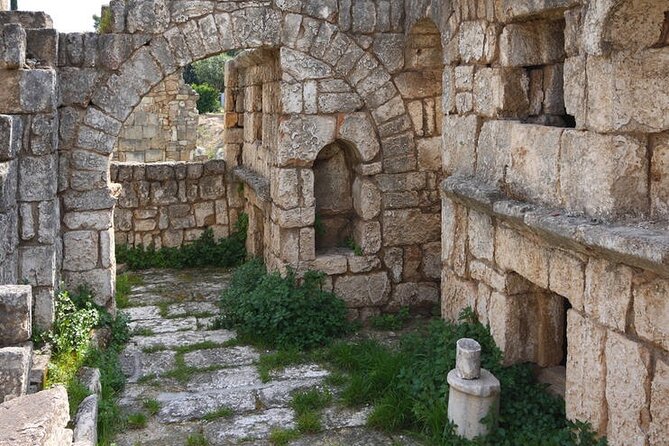 Sidon, Tyre & Maghdouche Day Trip - With Lunch (4G on Board) - A Lebanese lunch beside the castle